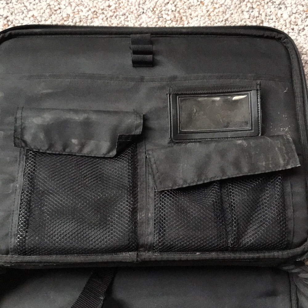 Computer case - Picture 3 of 3